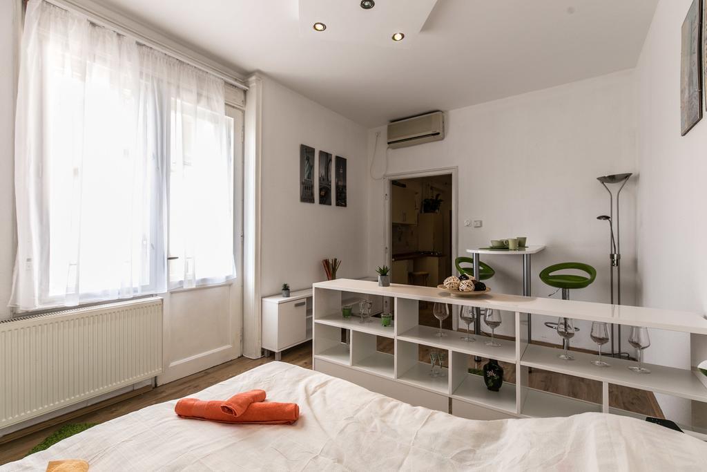 Balzac Apartment Budapeste Exterior foto