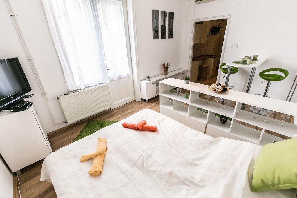 Balzac Apartment Budapeste Exterior foto
