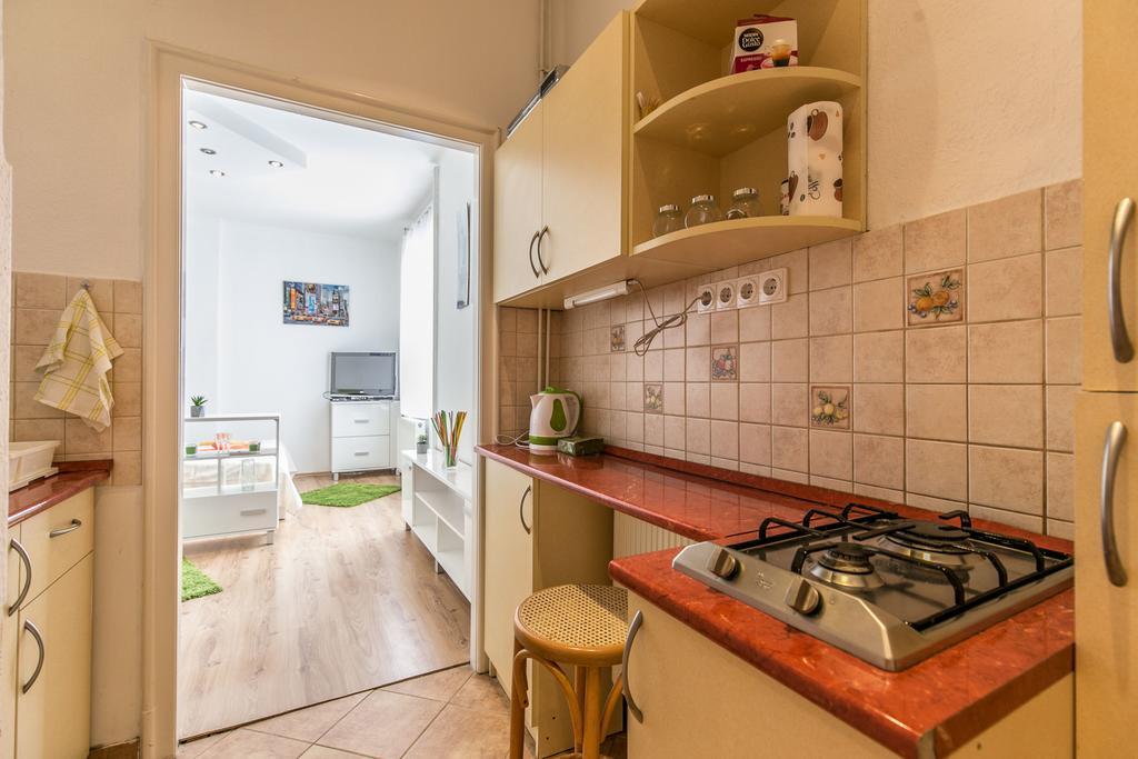 Balzac Apartment Budapeste Exterior foto