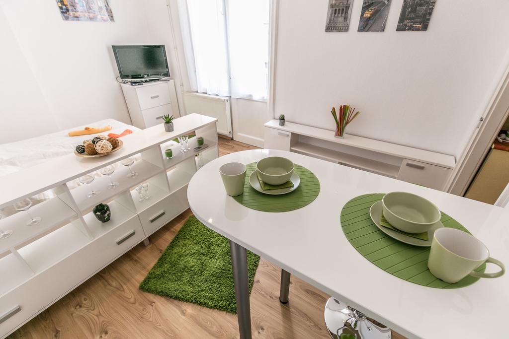 Balzac Apartment Budapeste Exterior foto
